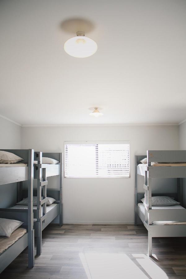 Hugo & Carters Backpackers & Motel Ταουράνγκα Εξωτερικό φωτογραφία A room at the San Diego Rescue Mission