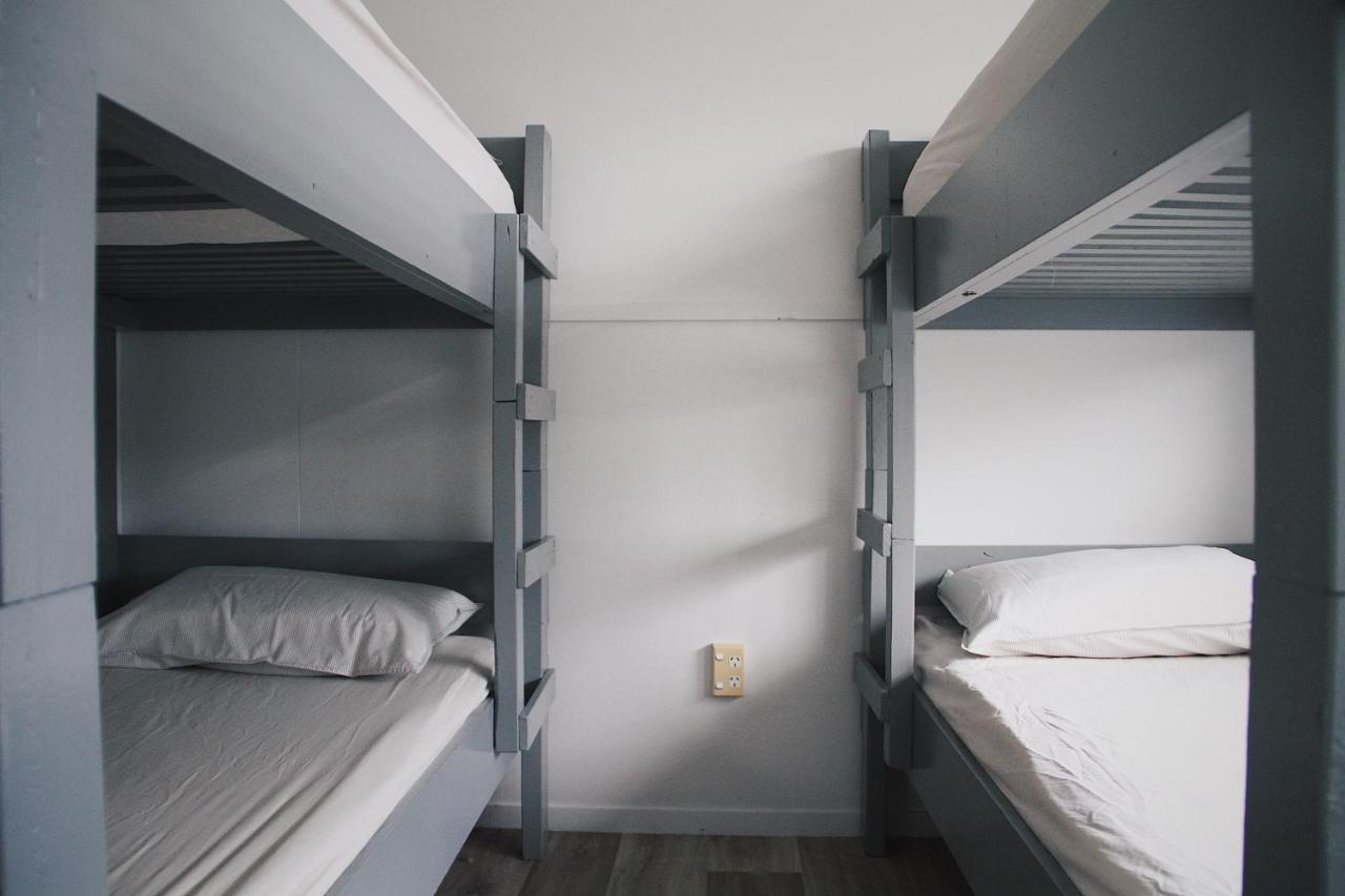 Hugo & Carters Backpackers & Motel Ταουράνγκα Εξωτερικό φωτογραφία A bunk bed
