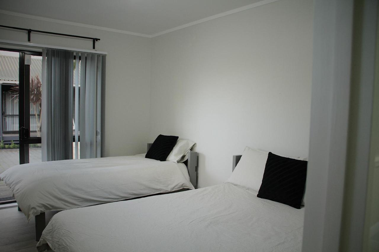 Hugo & Carters Backpackers & Motel Ταουράνγκα Εξωτερικό φωτογραφία A bedroom at the hotel